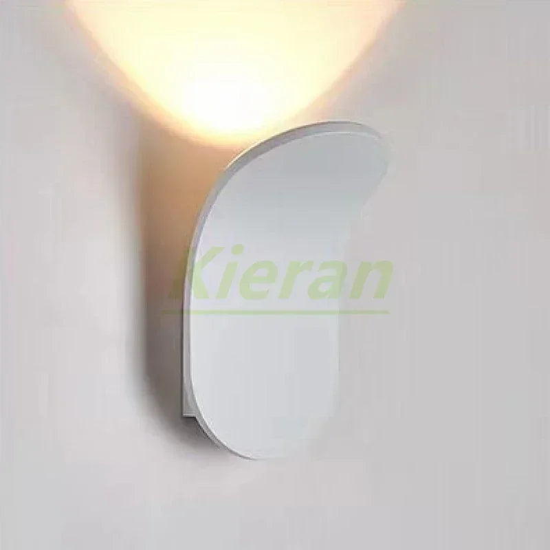 SkandiGlow Wall Lamp | LED Skateboard Design | Modern & Creative