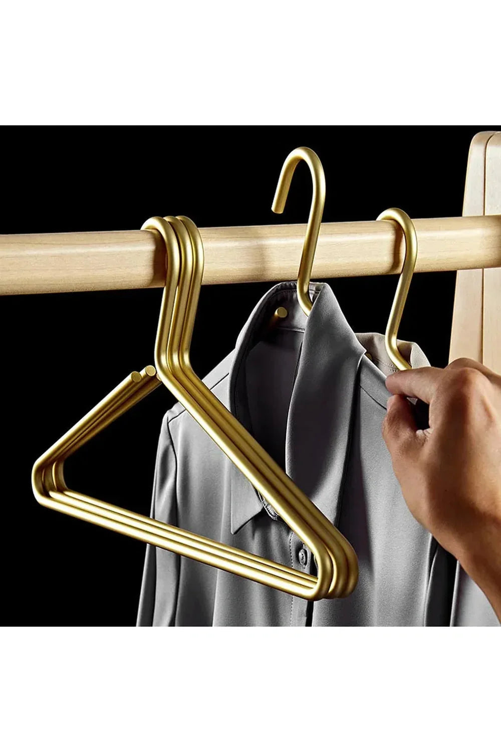 LuxeLine Metal Hanger