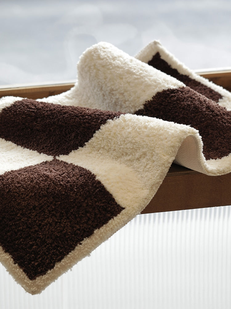 Wavy Grid Mini Rug