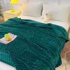 CosyNest Fleece Blanket | Flannel Fleece Cuddle Blanket | Soft & Lightweight | Warm Sofa Blanket for Autumn & Winter | Gift Idea for Christmas