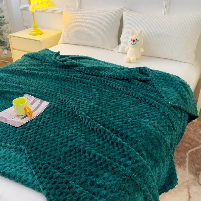 CosyNest Fleece Blanket | Flannel Fleece Cuddle Blanket | Soft & Lightweight | Warm Sofa Blanket for Autumn & Winter | Gift Idea for Christmas