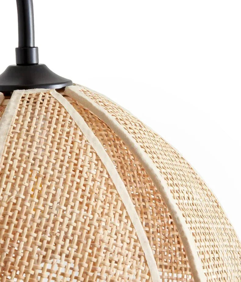 LumaFlora - Elegant rattan wall lamp - Warm floral ambiance
