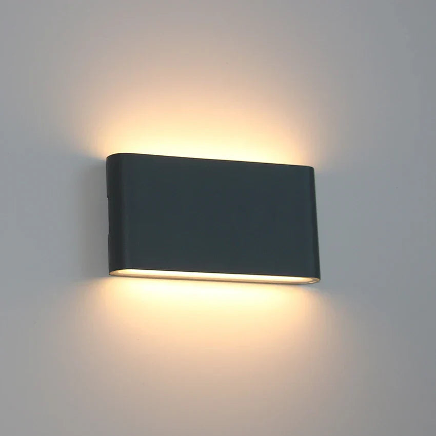 Weatherproof LED wall light, Robust decorative wall lamp for indoor and outdoor use