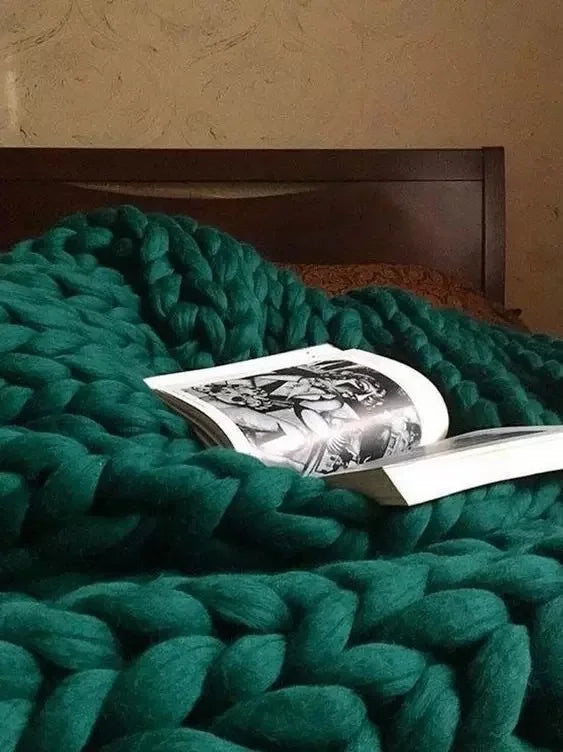 Chunky Knit Blanket – Cozy Wool Blanket for Every Room – Soft & Warm – Perfect for Sofa and Bed