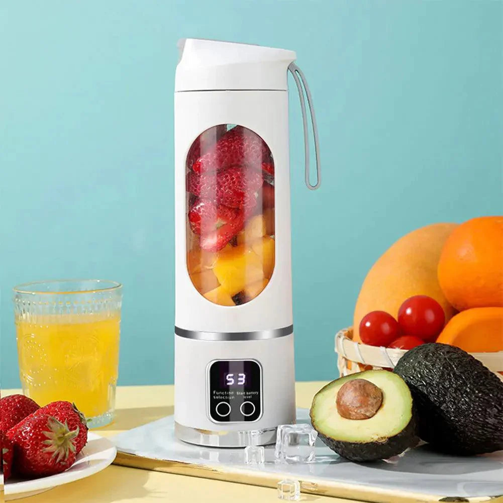 Portable juicer for fresh juices on the go and at home