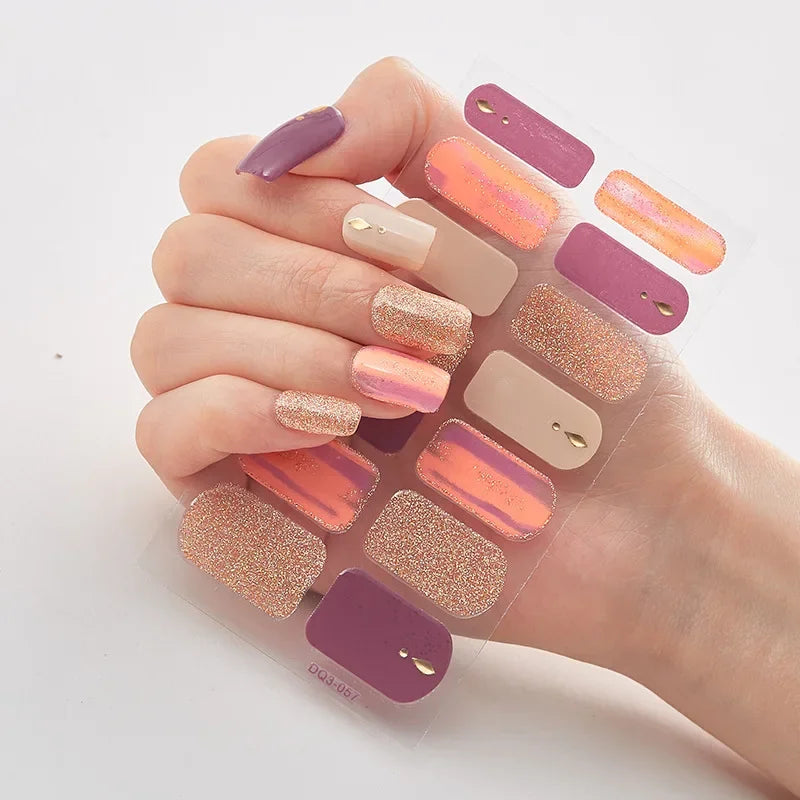 GlitzNail – Festive Christmas Nails Quick, Complete Without Salon