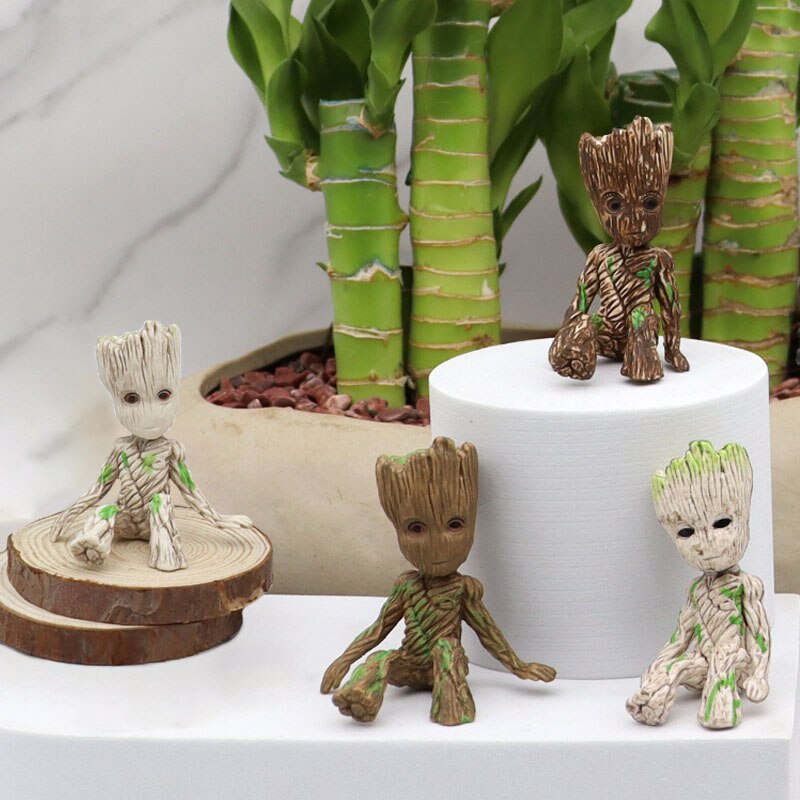 Cartoon Large Miniature Figure: Playful Office Decoration