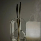 AromaLuxe – Elegant scent diffuser with minimalist design for a calming atmosphere