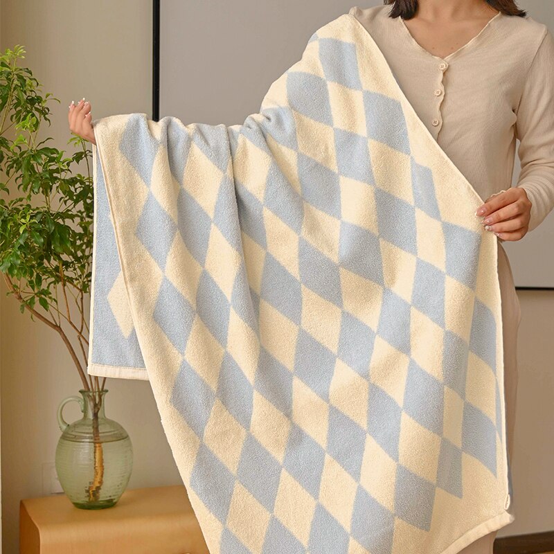Retro Diamond Bath Towel