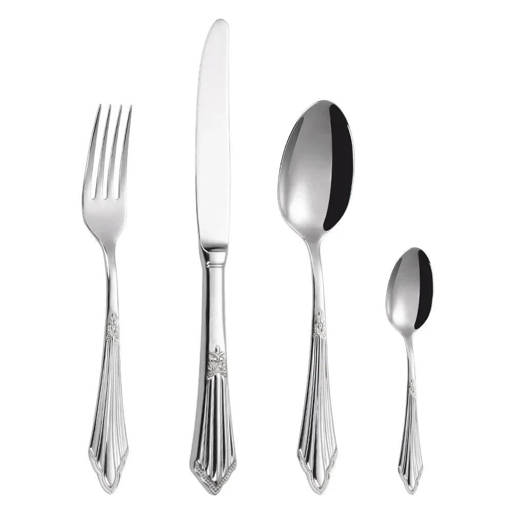 Elegant cutlery set in gold design