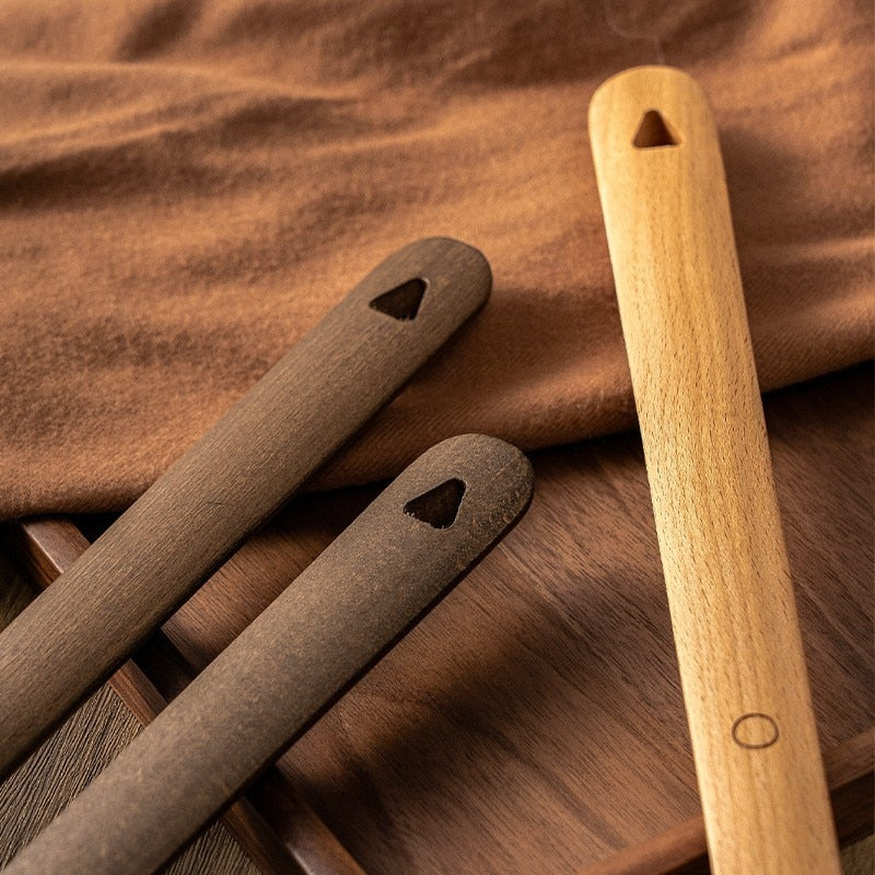 Wood long handle magnetic shoehorn