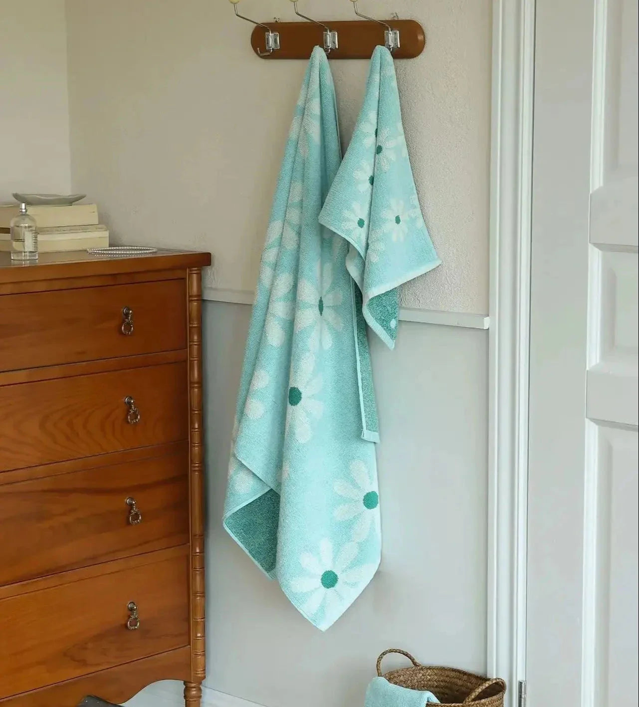 Daisy Towel