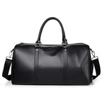 Travel bag Ravemo Roadster | Retro sports bag made of waterproof PU | 44×33×21 cm | For short trips, training & motorcycling