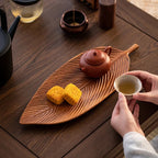 Leaf-shaped fruit plate