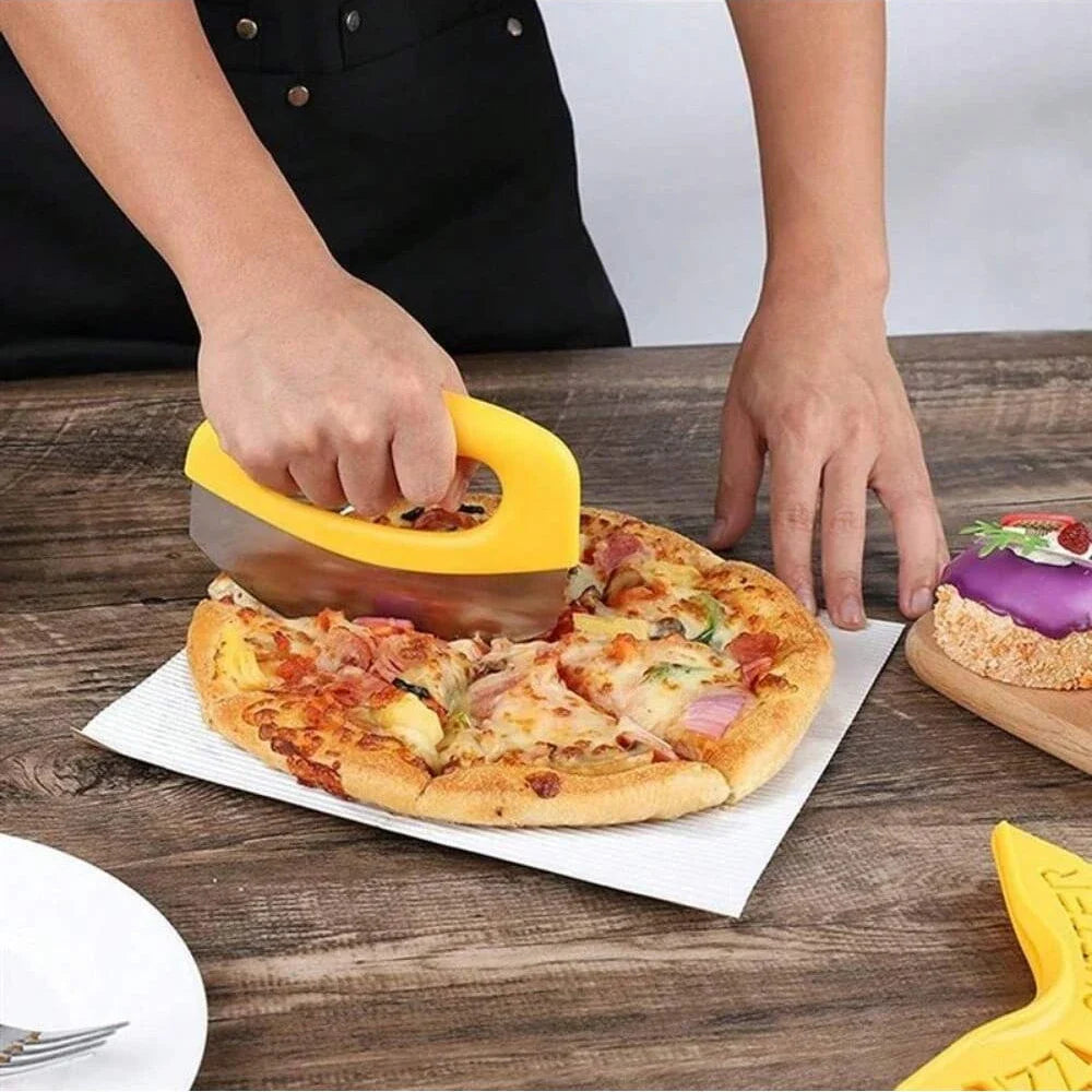 Slicetta Pizza cutter made of stainless steel with protective cap | Round knife for precise cutting of pizza, herbs, cheese & dough | Ergonomic & dishwasher safe