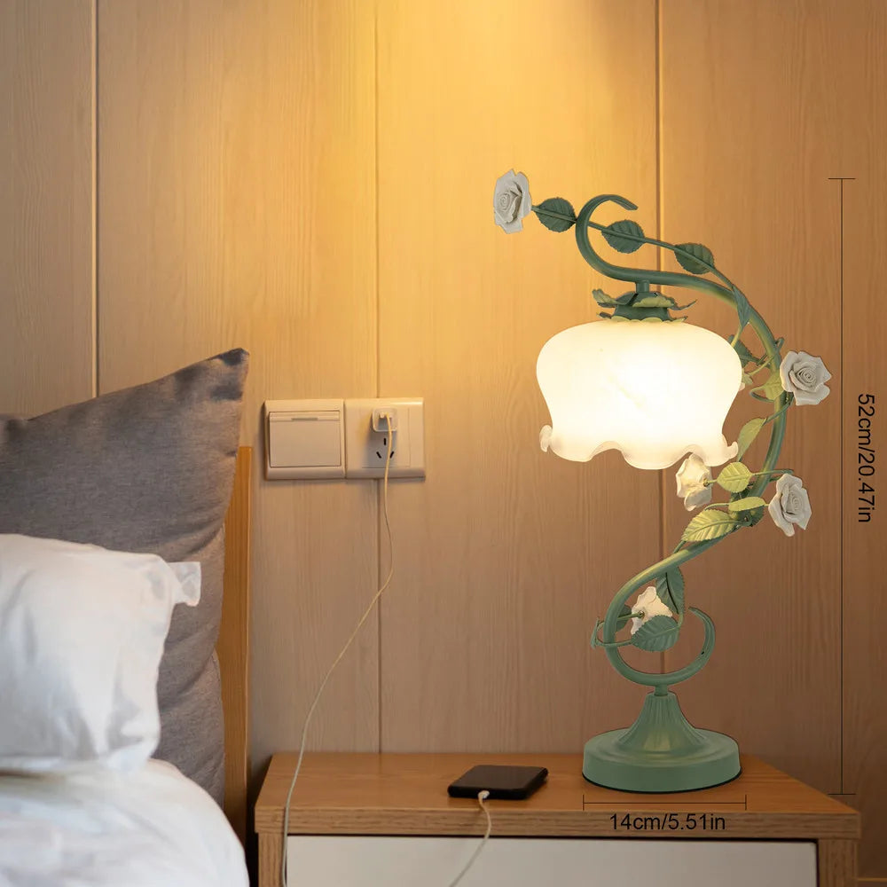 Artistic Nature-Themed Flower Desk Lamp