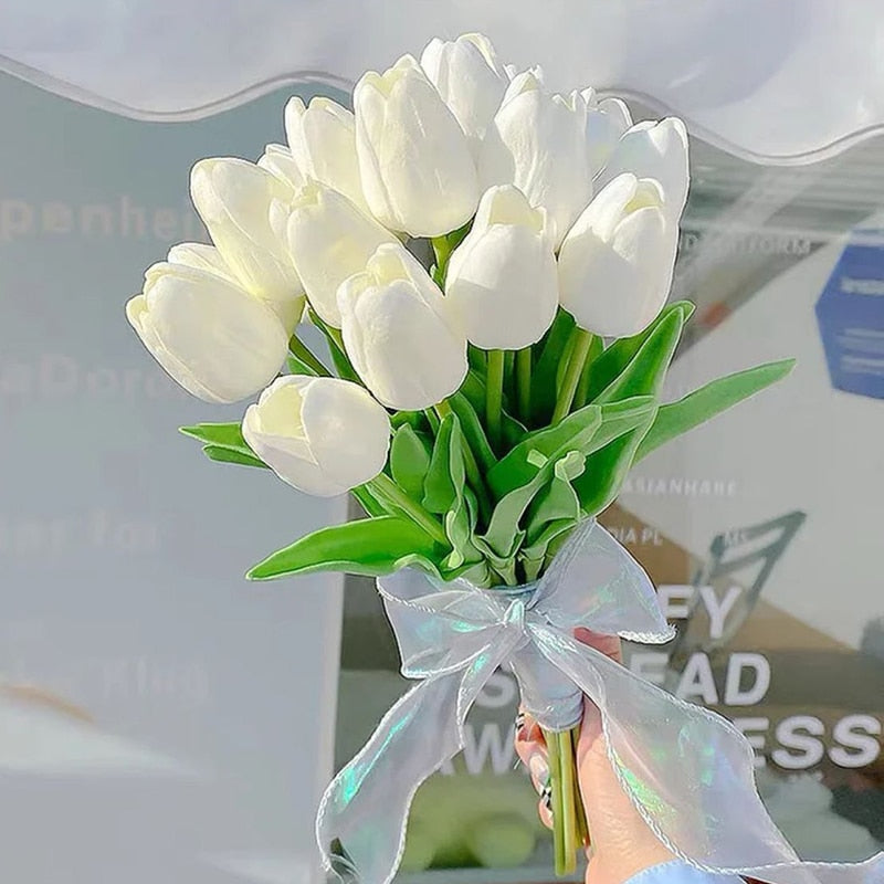 Life-like Tulip Bouquets for Every Occasion - Alyssa