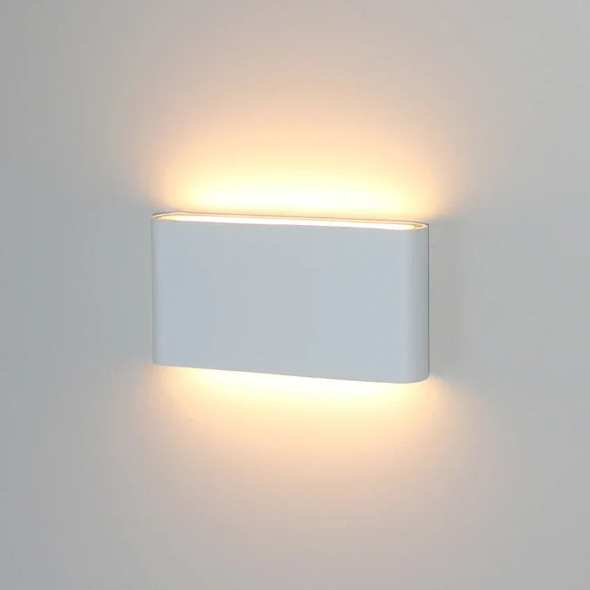 Weatherproof LED wall light, Robust decorative wall lamp for indoor and outdoor use