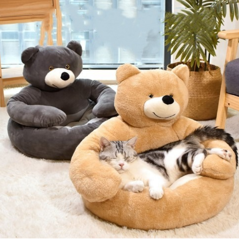 CuddleCub - Winter plush dog bed in bear shape