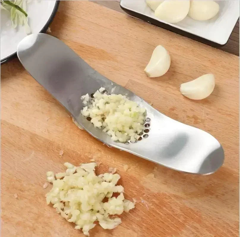 KnobiPro Garlic Press | Manual | Stainless Steel | Robust Design & Easy Handling | 19 × 4 cm