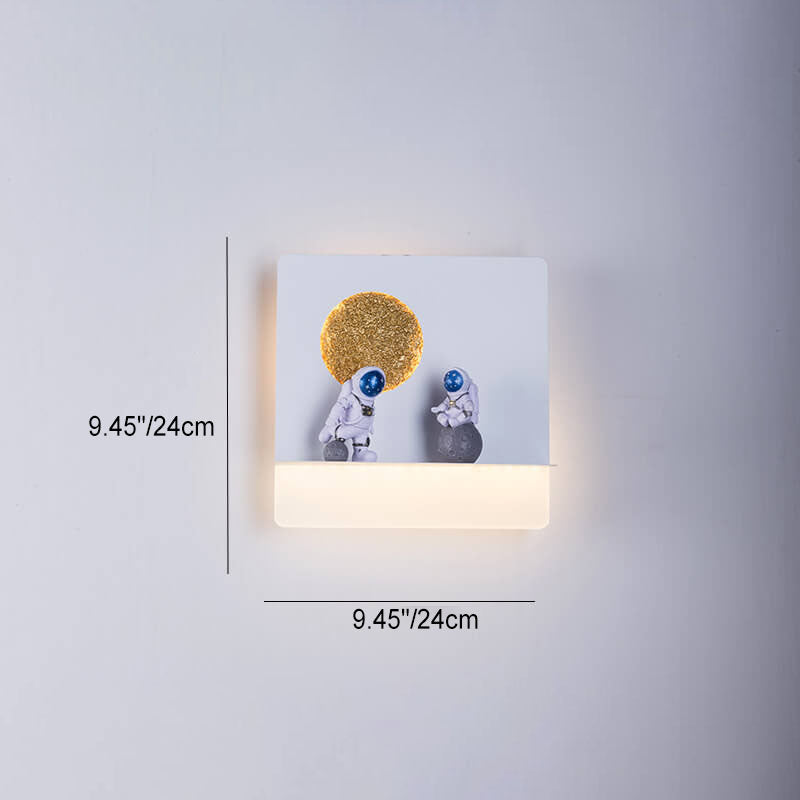 Contemporary Creative Iron Resin Round Astronaut LED Wall Light Lamp for Bedroom