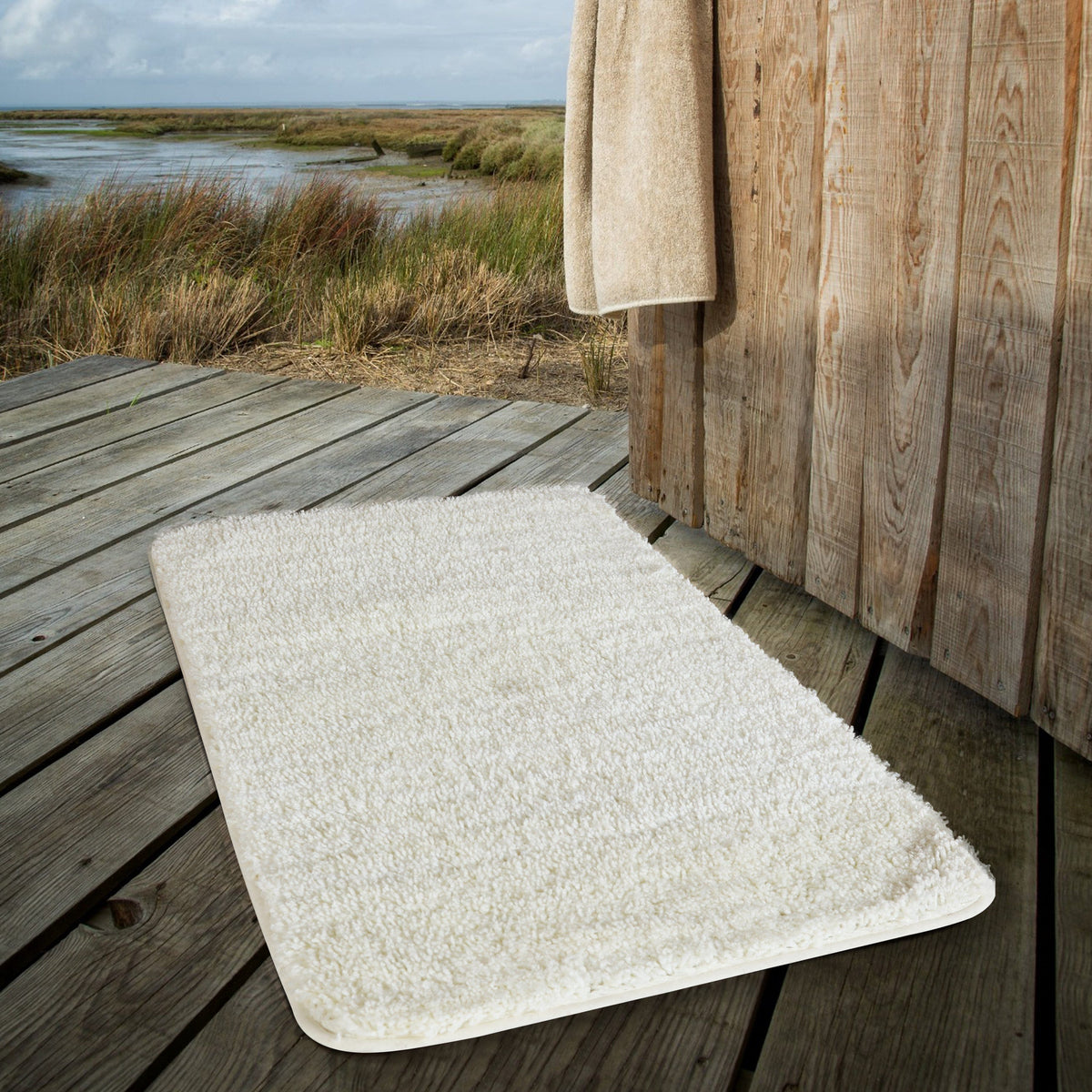 PlushHaven Bath Mat – Ultra Soft Microfiber Non-Slip Mat with Quick Water Absorption