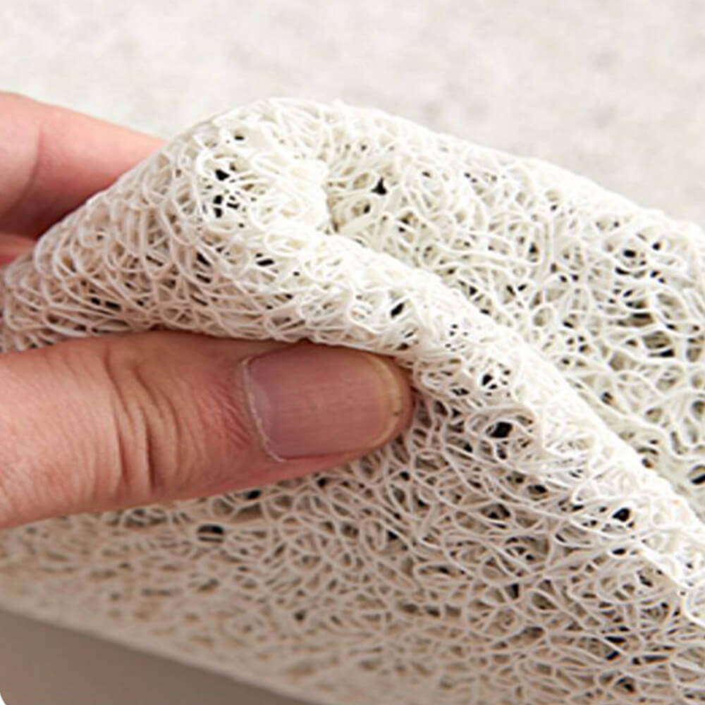 Non-slip solid carpet with gingerbread motifs
