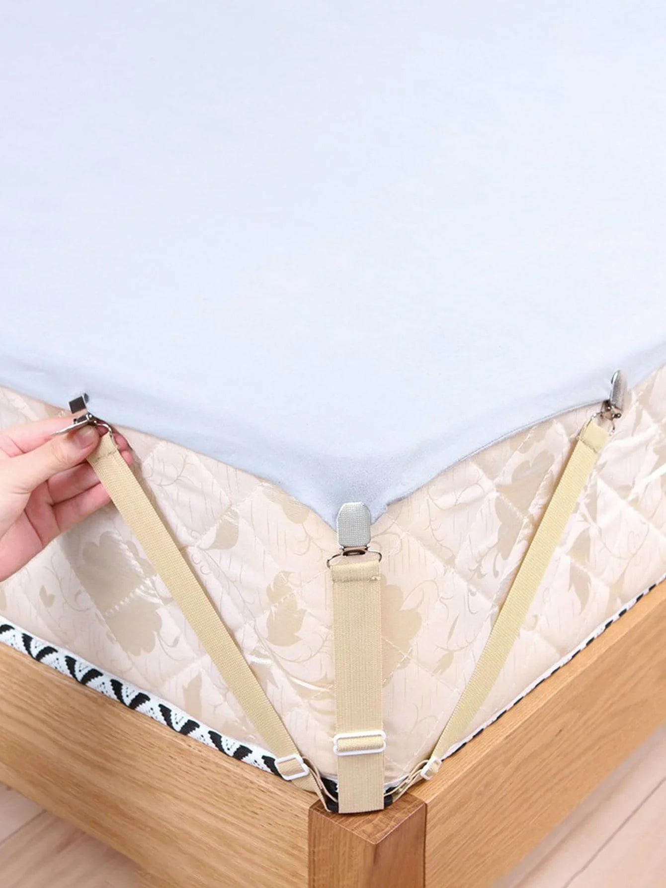 GRIPFIX Fitted Sheet Holder Set | 4-Pack Triangular Bed Sheet Straps | Adjustable & Non-slip – For Mattresses, Table Covers & Covers