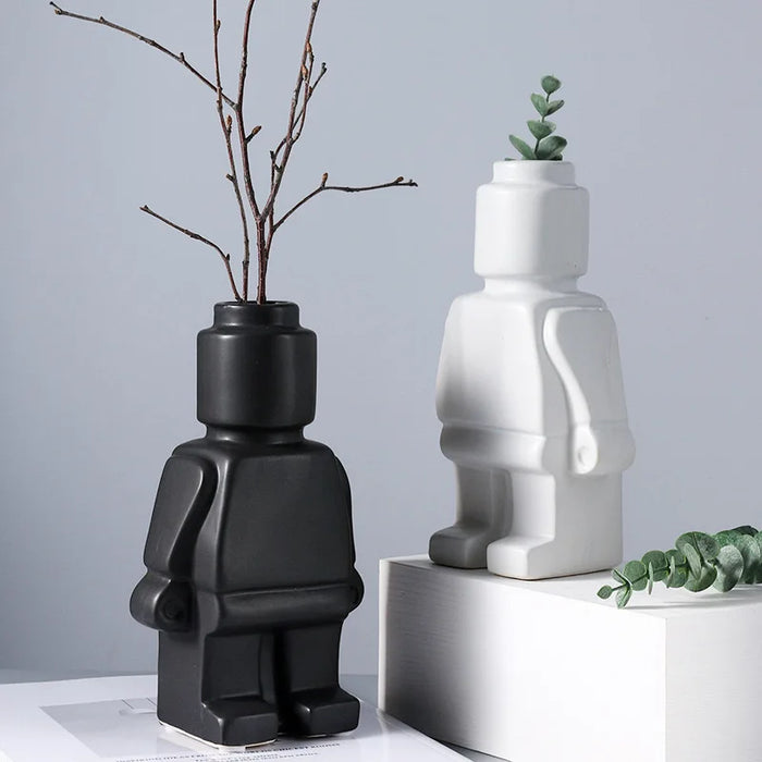 Innovative Robot Vase - Unique Eye-Catcher for Home Decoration