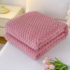 CosyNest Fleece Blanket | Flannel Fleece Cuddle Blanket | Soft & Lightweight | Warm Sofa Blanket for Autumn & Winter | Gift Idea for Christmas
