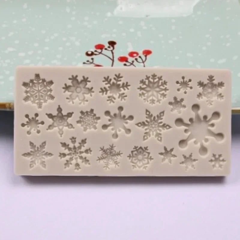 Snowflake Delight – Silicone Baking Mold for Winter Treats
