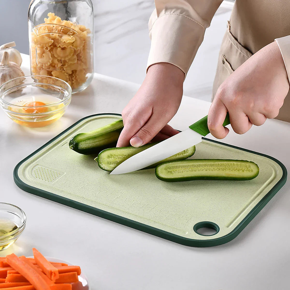 Practical cutting board with garlic mill