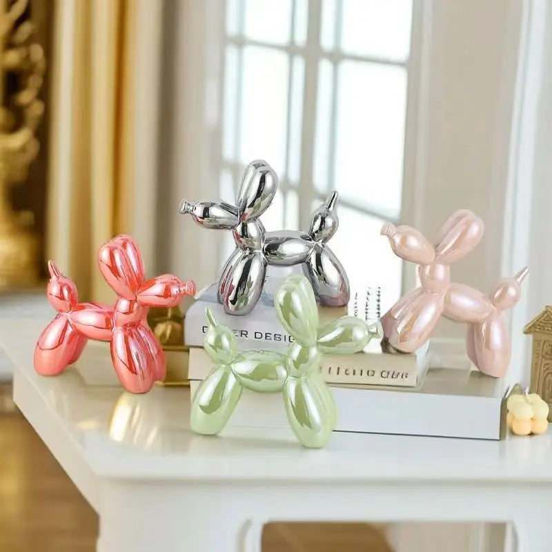 – Small dog sculpture made of balloons