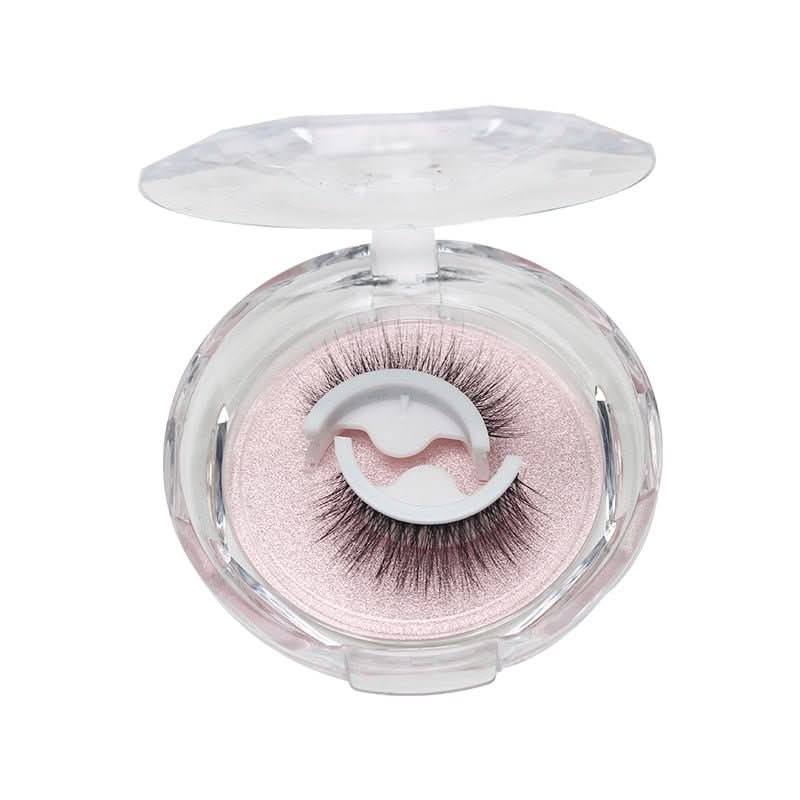 Reusable self-adhesive lashes for dramatic moments