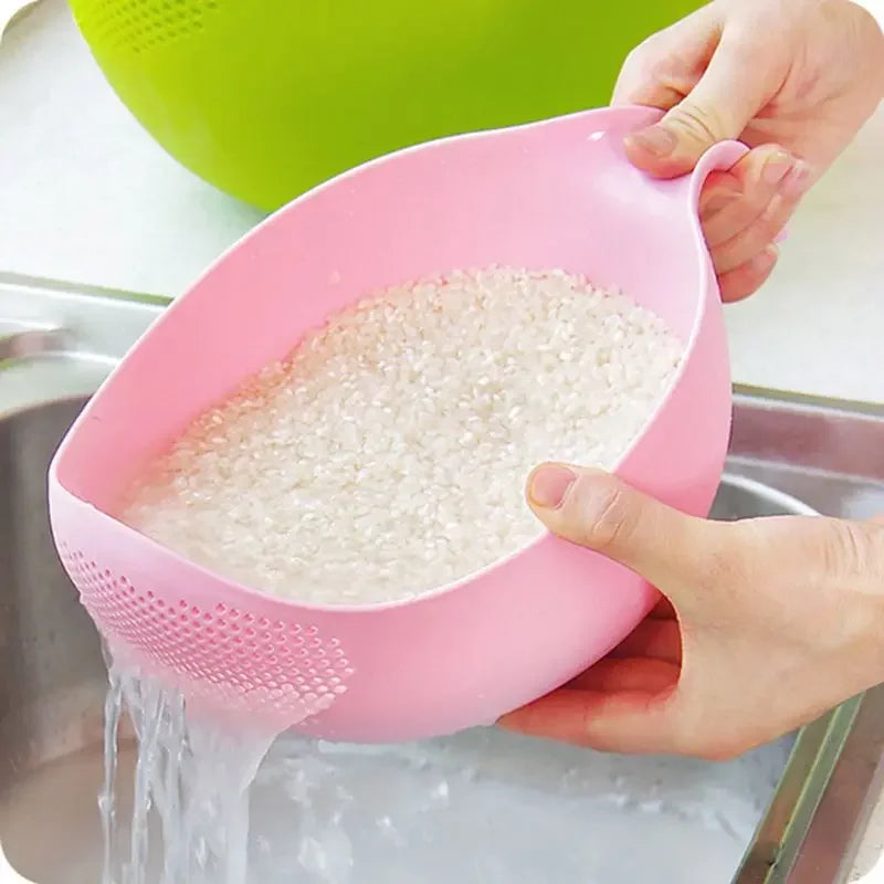 Versatile strainer for cooking and draining