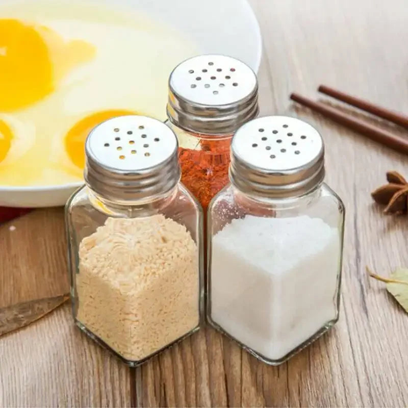 Luxury glass salt and pepper set that impresses with elegance