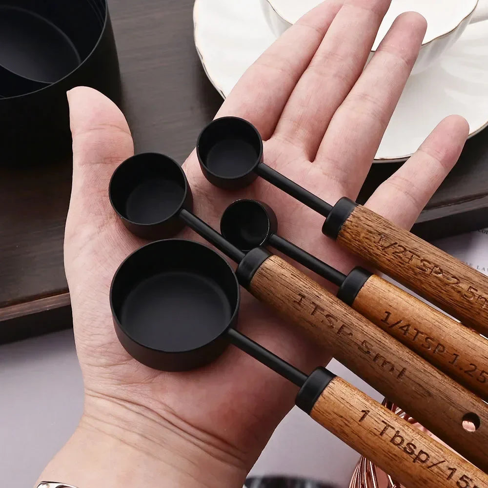 Lyra Measuring Cups & Spoon Set