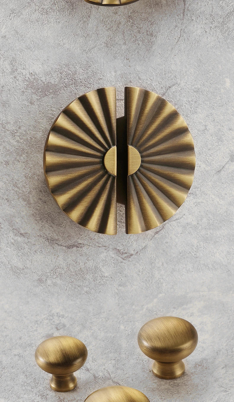 Bronvella ArcRetro Furniture Handle in Antique Copper