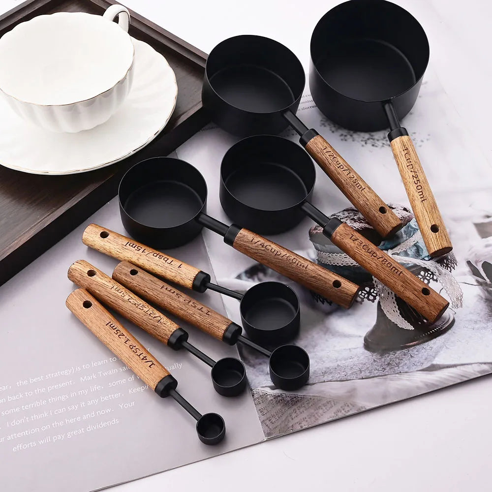 Lyra Measuring Cups & Spoon Set