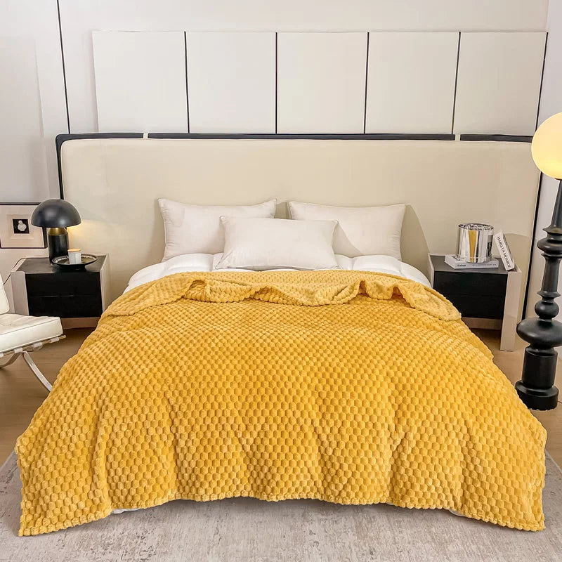 Checked Soft Velvet Blanket Warm Cozy Throw for Couch and Bed