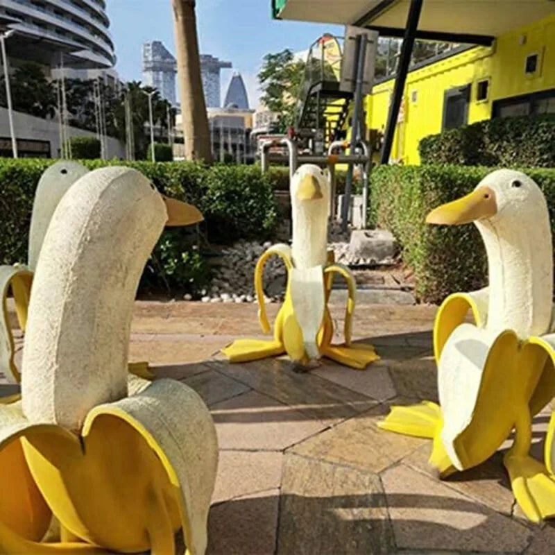 BananaDuck Decor Figure – Playful Resin Decoration for Indoors or Outdoors