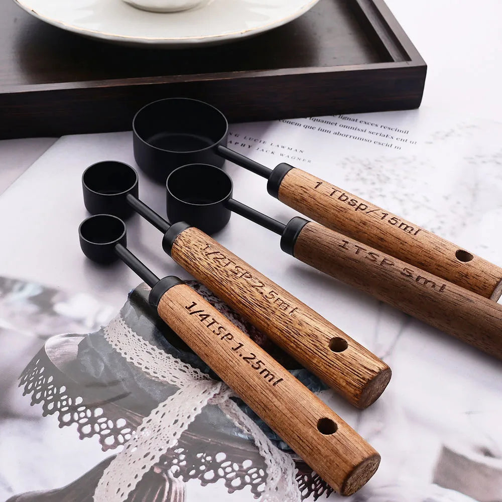 Lyra Measuring Cups & Spoon Set