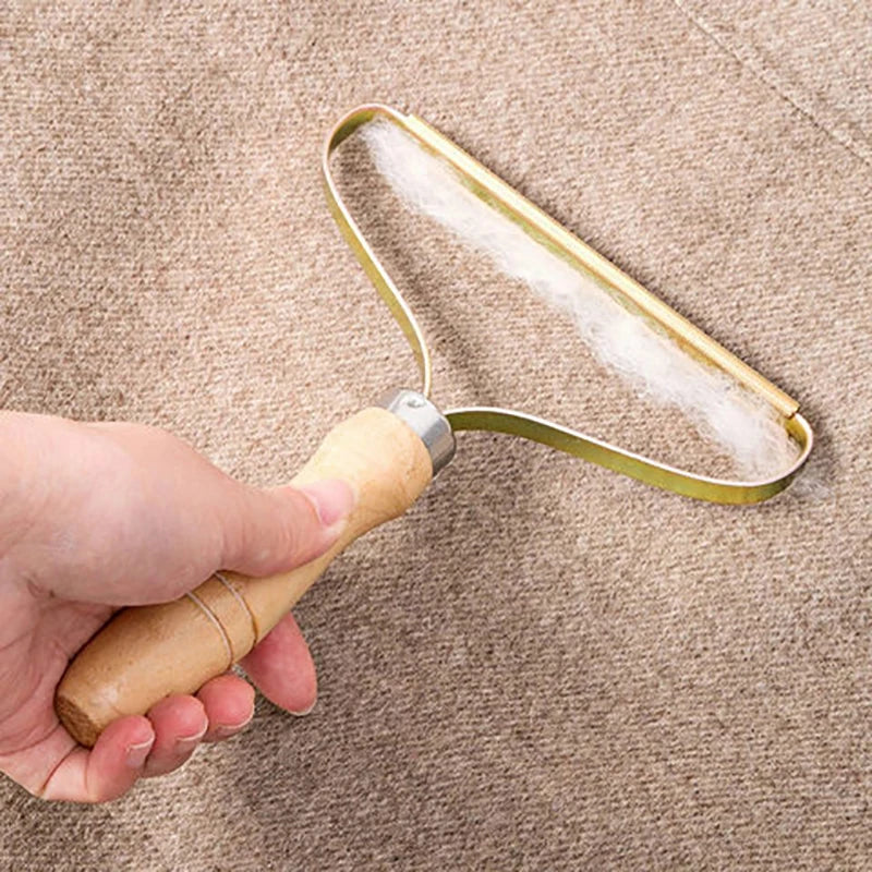 FluffFree Carpet Scraper - Ergonomic Tool for Effortless Removal of Lint and Fur