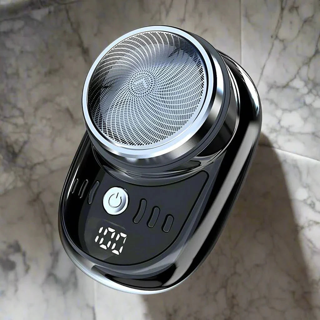 Compact USB shaver for travelling with digital battery display