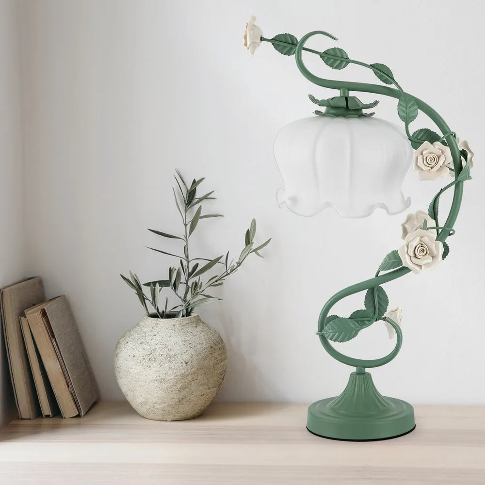 Artistic Nature-Themed Flower Desk Lamp