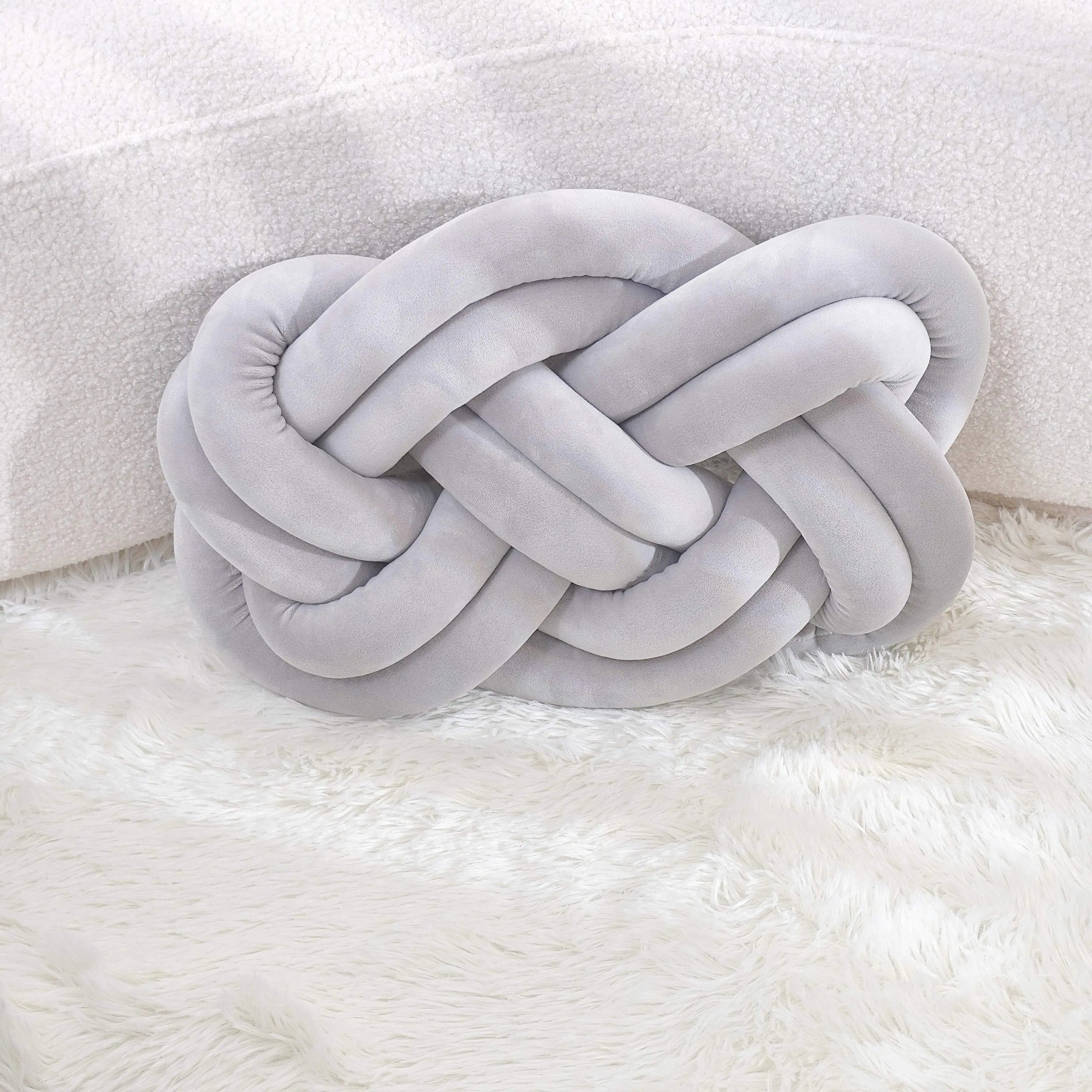 Decorative Cushion | Knotted Geometric Design | Washable Polyester | 40×30 cm