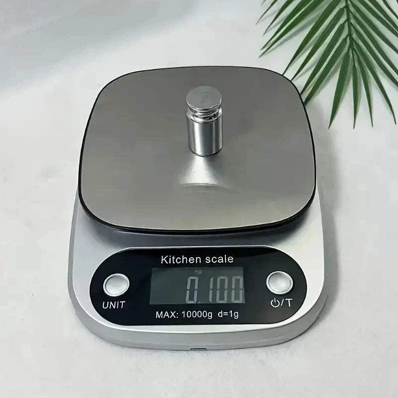 Digital kitchen scale that measures in grams and ounces!