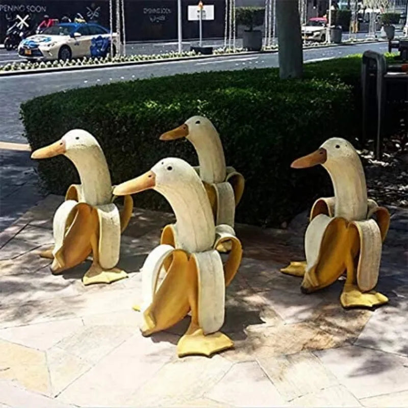 BananaDuck Decor Figure – Playful Resin Decoration for Indoors or Outdoors
