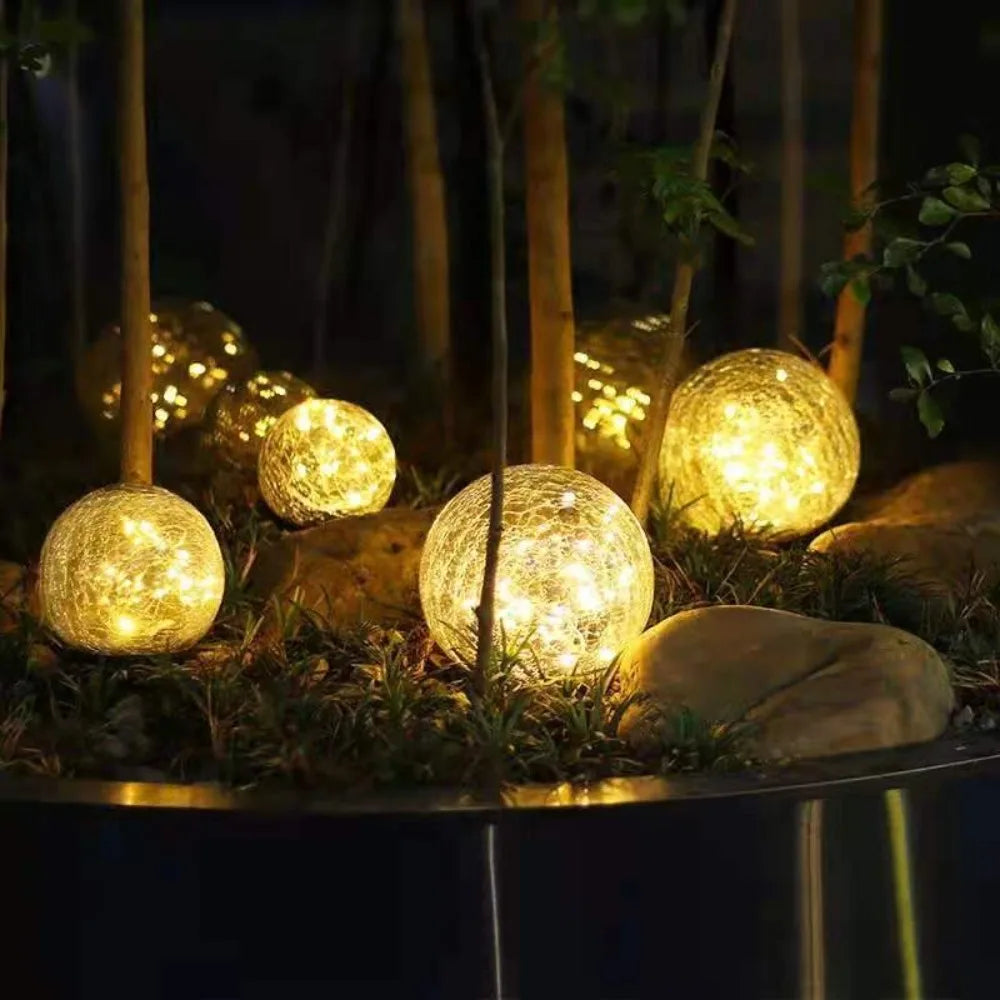 LED garden lights in crackle glass look – solar ball lamps for outdoor use and decoration