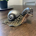 Variation Snail Statue, Resin Evil Snail Sculpture Alien Lover's New Favorite Home Office Decoration Garden Outdoor Decoration